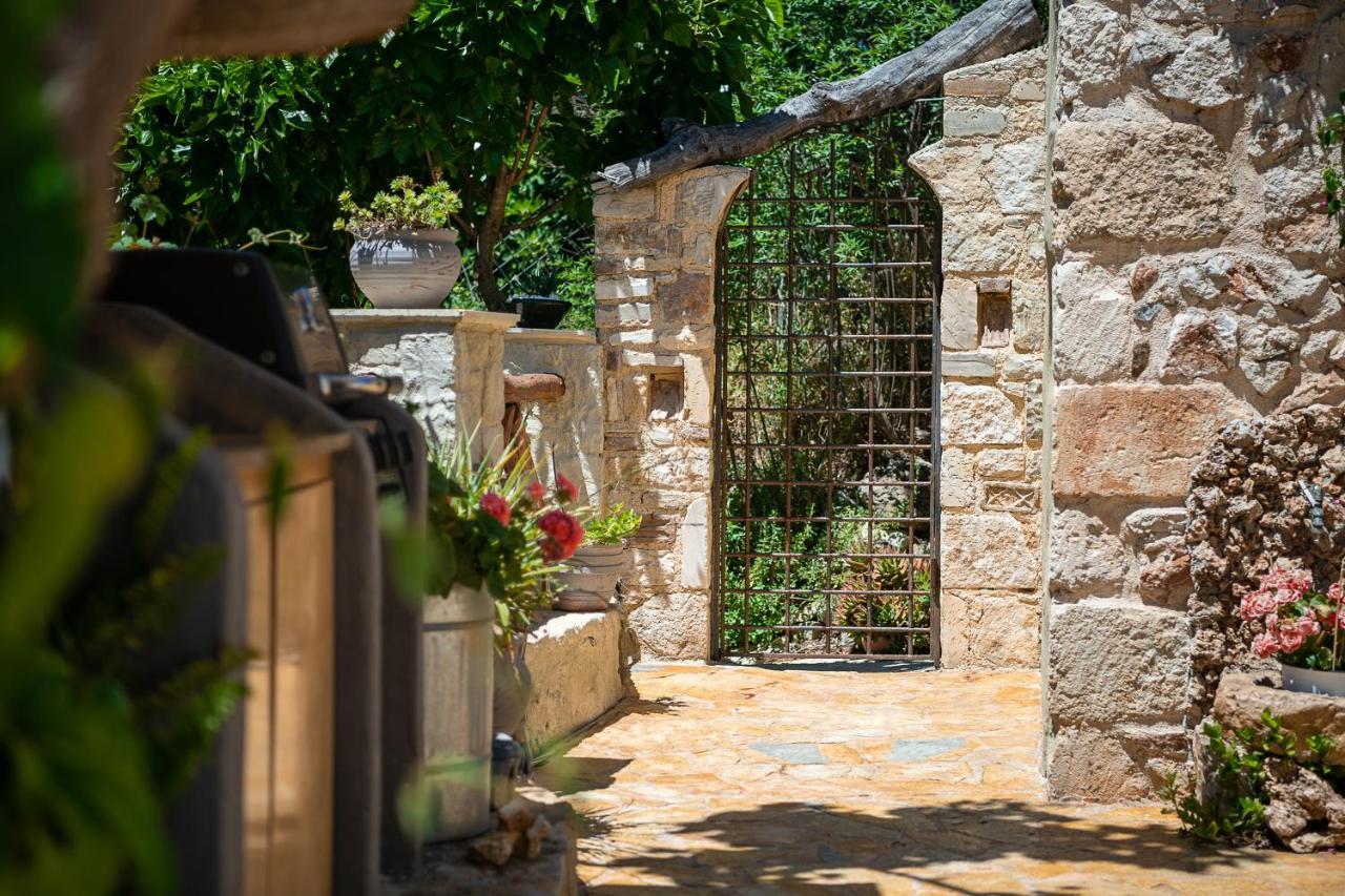 Verekinthos Villas - Pool, Hot Tub, Bbq, Kids Playground, Stunning Mountain Views Yerolakkos Экстерьер фото