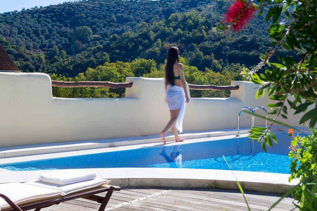 Verekinthos Villas - Pool, Hot Tub, Bbq, Kids Playground, Stunning Mountain Views Yerolakkos Экстерьер фото