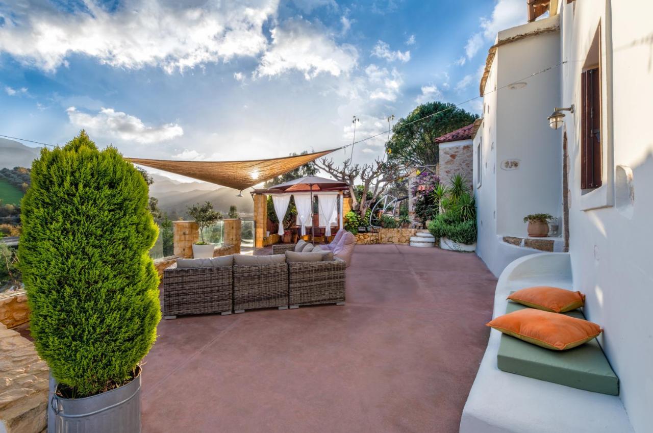 Verekinthos Villas - Pool, Hot Tub, Bbq, Kids Playground, Stunning Mountain Views Yerolakkos Экстерьер фото