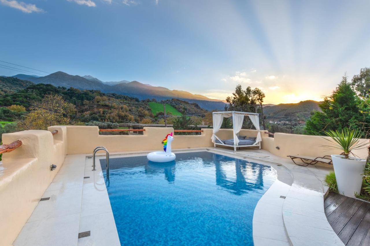 Verekinthos Villas - Pool, Hot Tub, Bbq, Kids Playground, Stunning Mountain Views Yerolakkos Экстерьер фото
